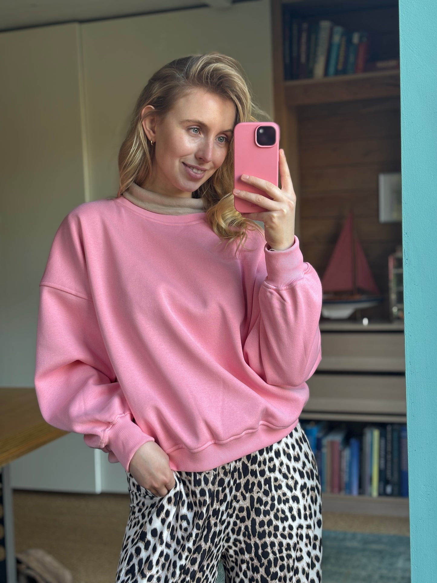Sweatshirt: Millionways