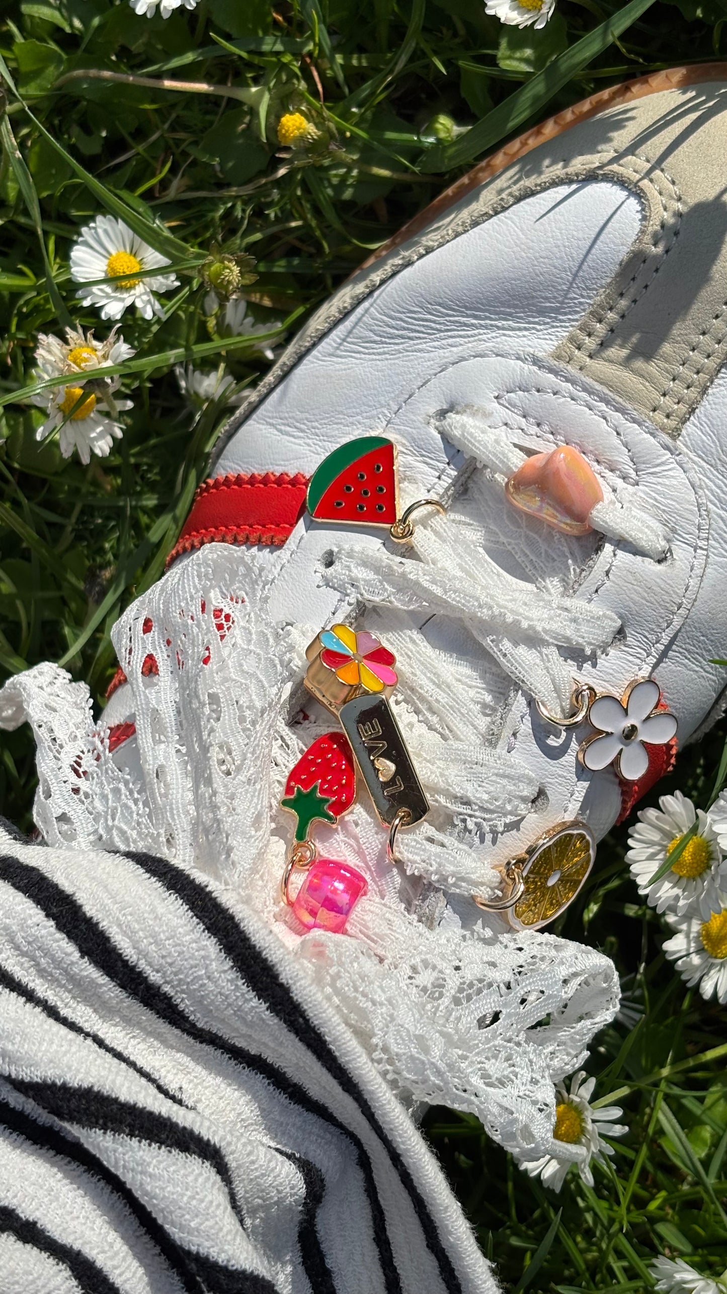 Shoe Laces: White Fruity