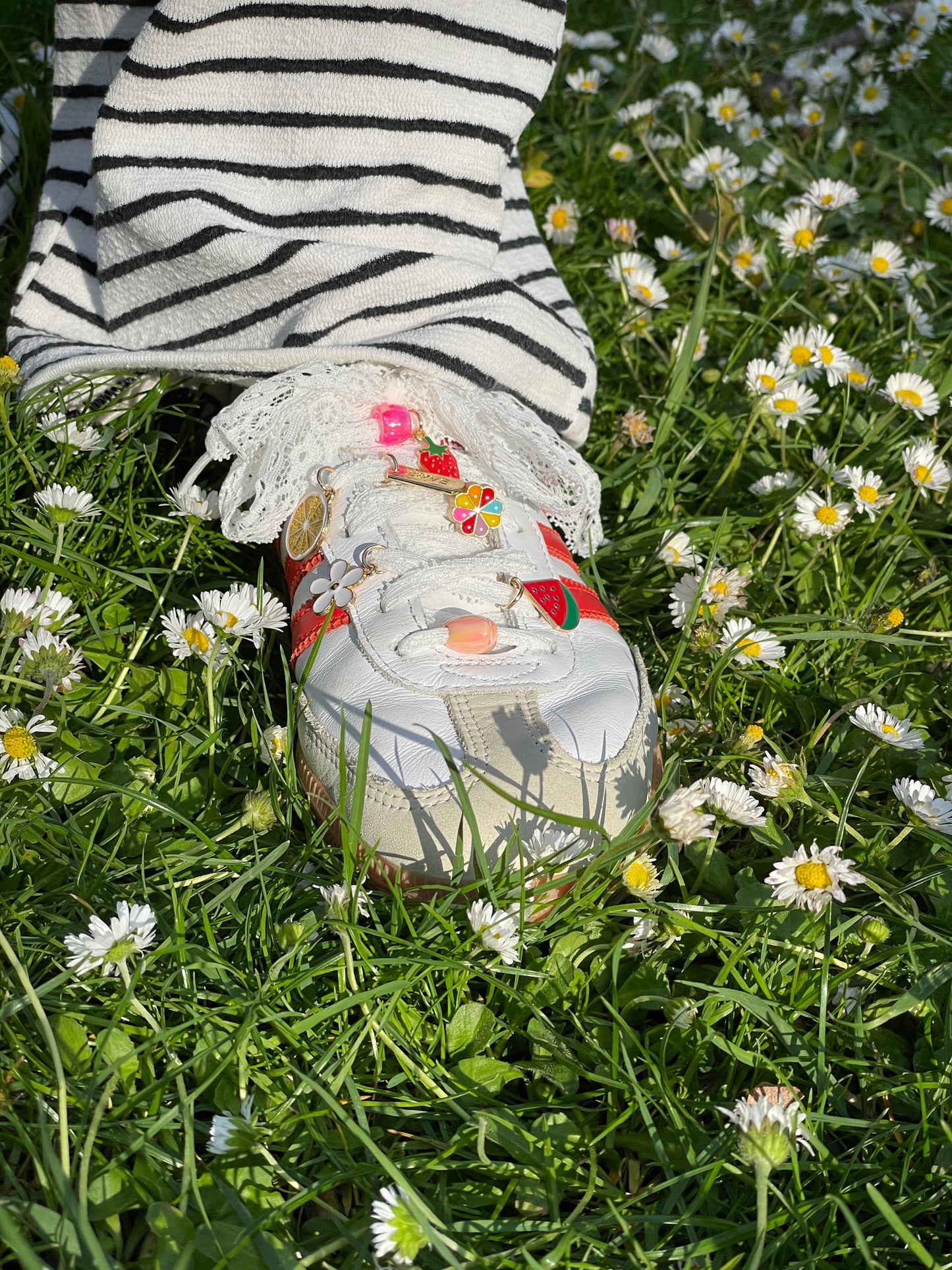 Shoe Laces: White Fruity