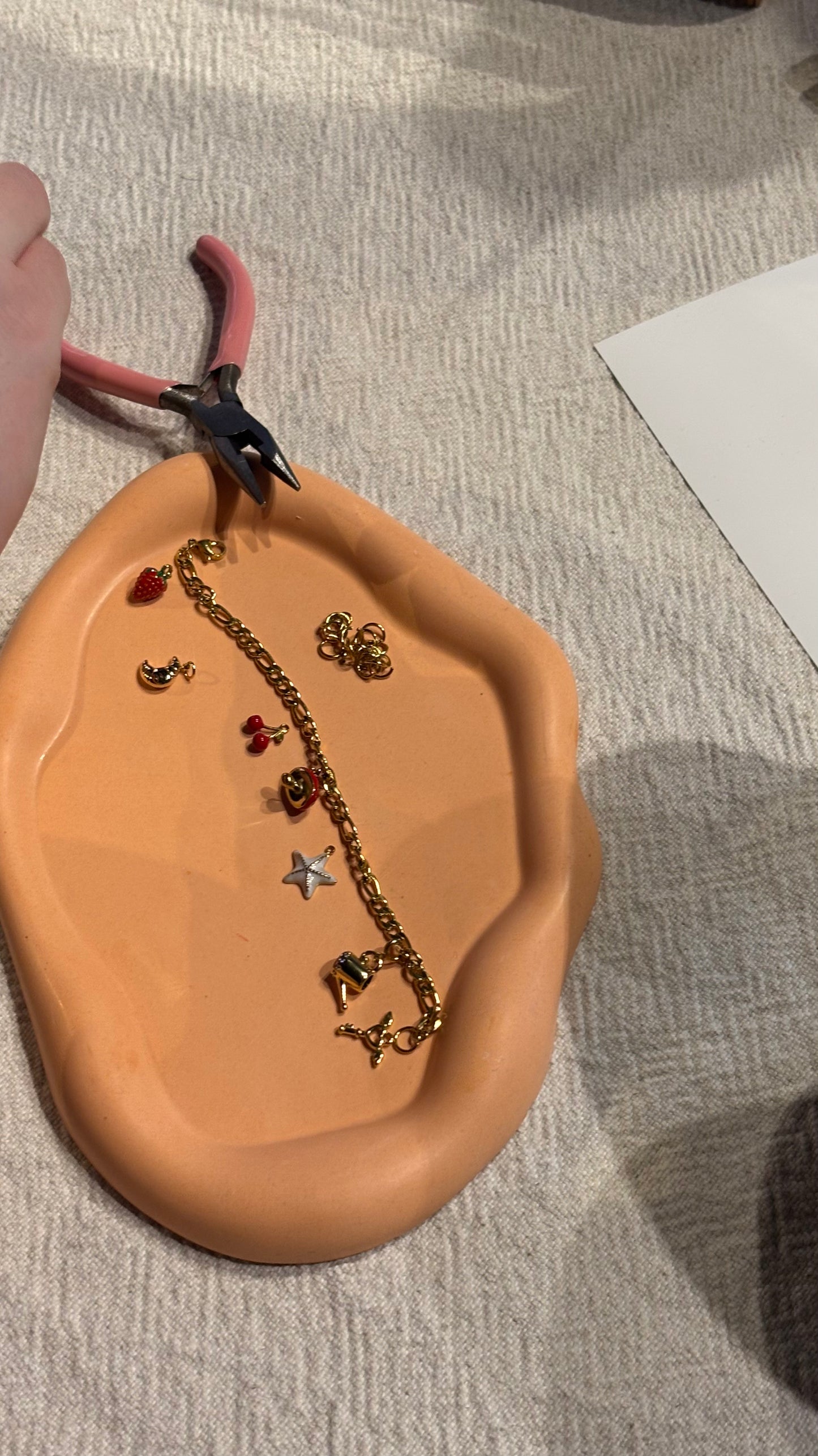 DIY Charms Workshop - SPACES Am Kennedydamm Düsseldorf 27.11.2025 18 Uhr