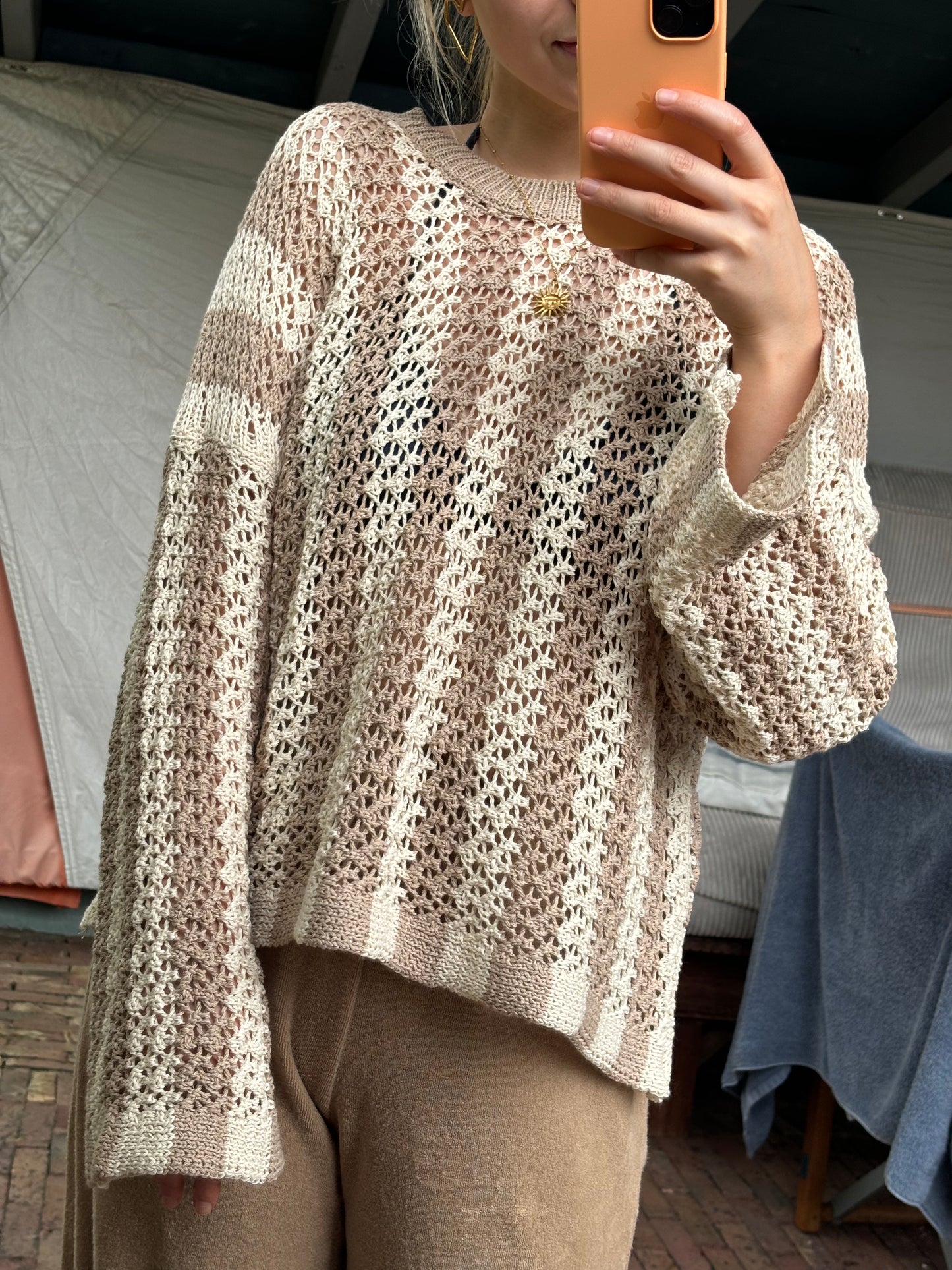 Netz-Pullover: Stripes versch. Farben