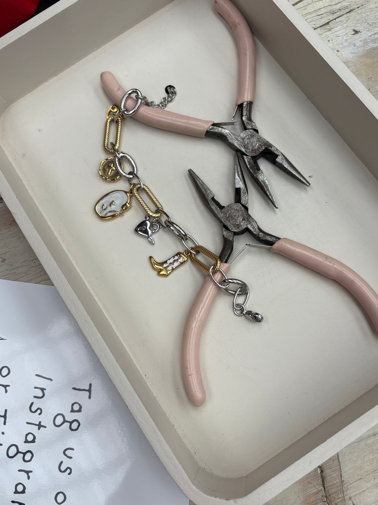 DIY Charms Workshop - kalt.weiss.trocken. Duisburg 19.05.2026 18 Uhr