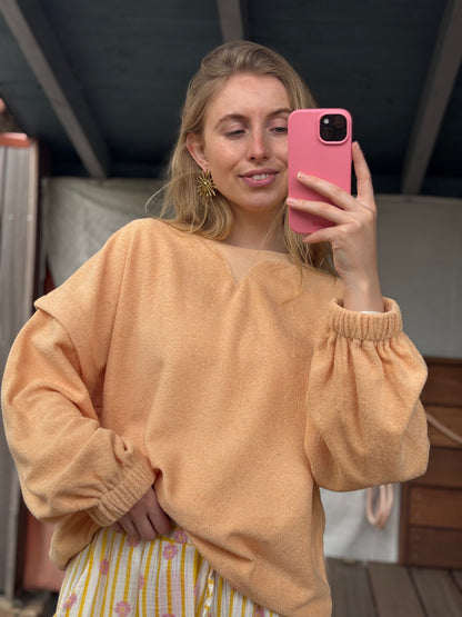 Sweatshirt: Sole