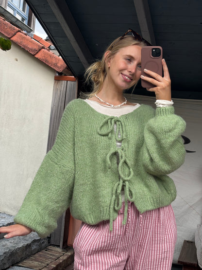 Cardigan: Pistachio Leni